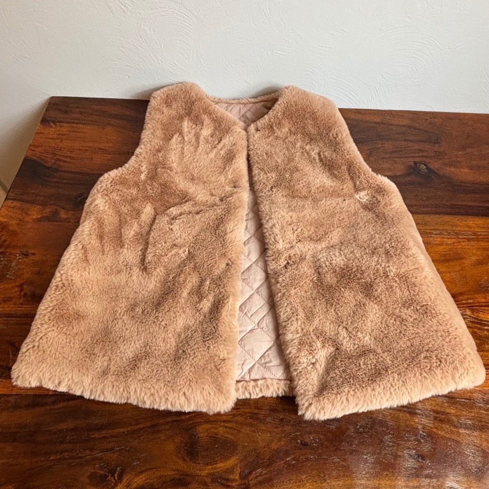 Zara Girls Reversible Faux Fur‎ Quilted Vest Tan Mauve Snap Front Size 9-10 140